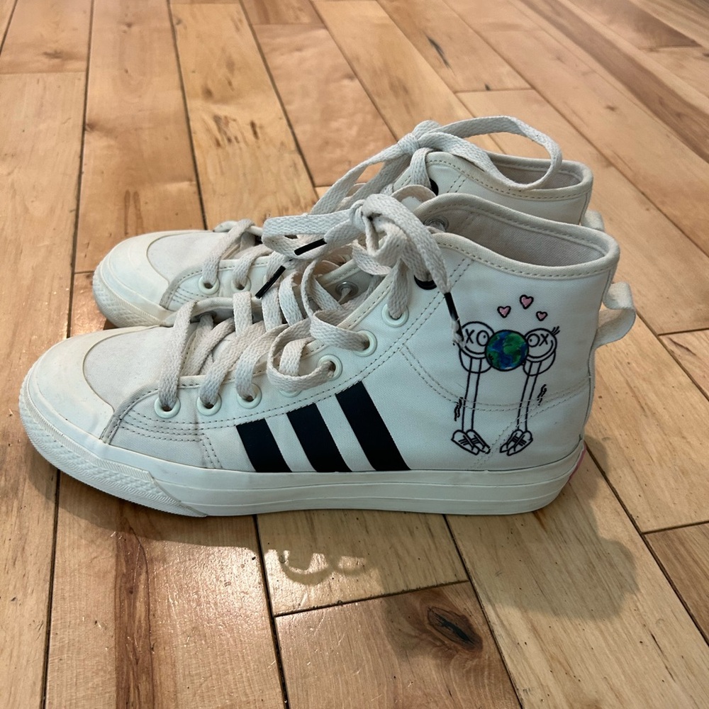 Adidas Nizza High RF, cream, great condition, women’s size 8.